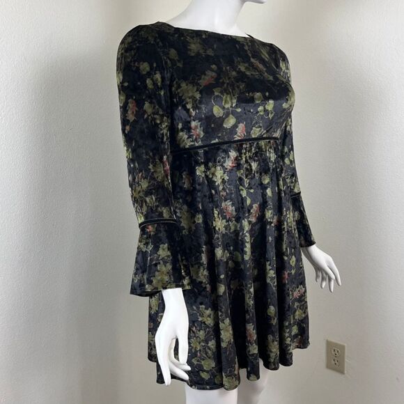Banned Retro Womens Size 14 Fair & Foward Floral Velvet Mini Dress Bell Sleeve - Picture 8 of 14